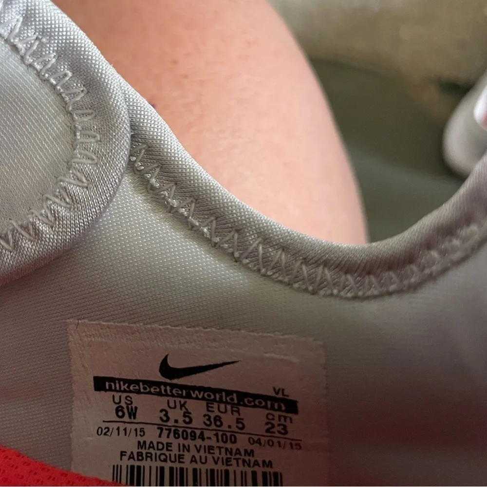Women’s 6 wide 2015 Nike FI Impact 2 White/Platinum Waterproof Golf Shoes